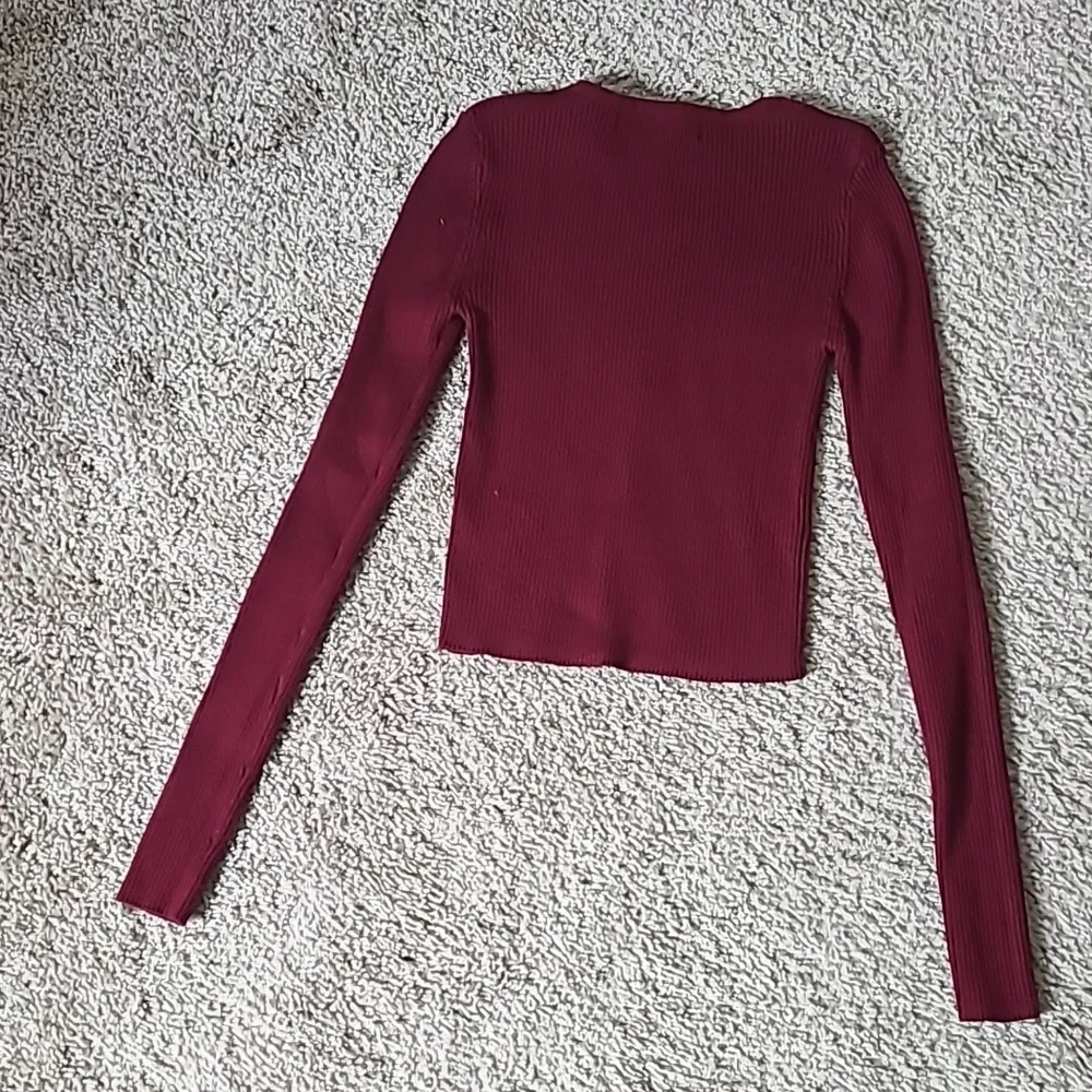 Fitted Ribbed Cropped Sweater